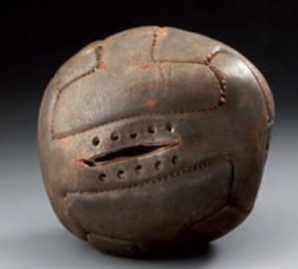 Ballon officiel et original en cuir de la Coupe du monde - Uruguay 1930 Lot  393