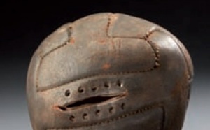 Ballon officiel et original en cuir de la Coupe du monde - Uruguay 1930 Lot 393 Ballon officiel et original en cuir de la Coupe du monde - Uruguay 1930 Lot 393